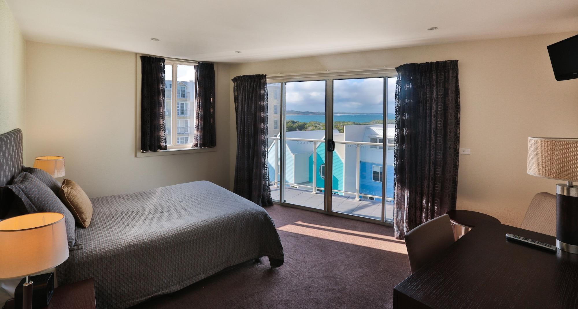 Lady Bay Resort Уорнъмбул Екстериор снимка