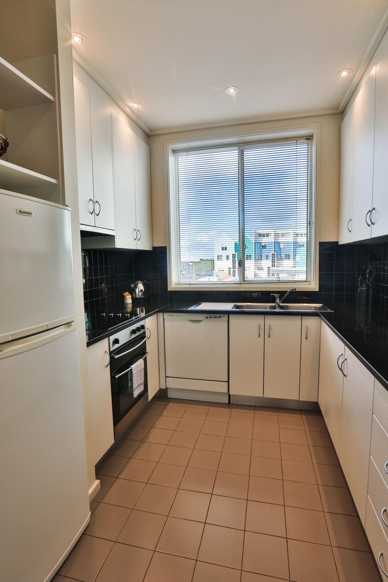 Lady Bay Resort Уорнъмбул Екстериор снимка