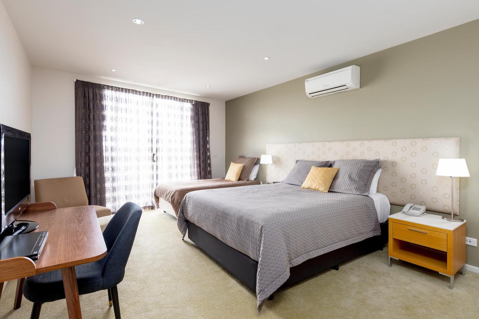 Lady Bay Resort Уорнъмбул Екстериор снимка