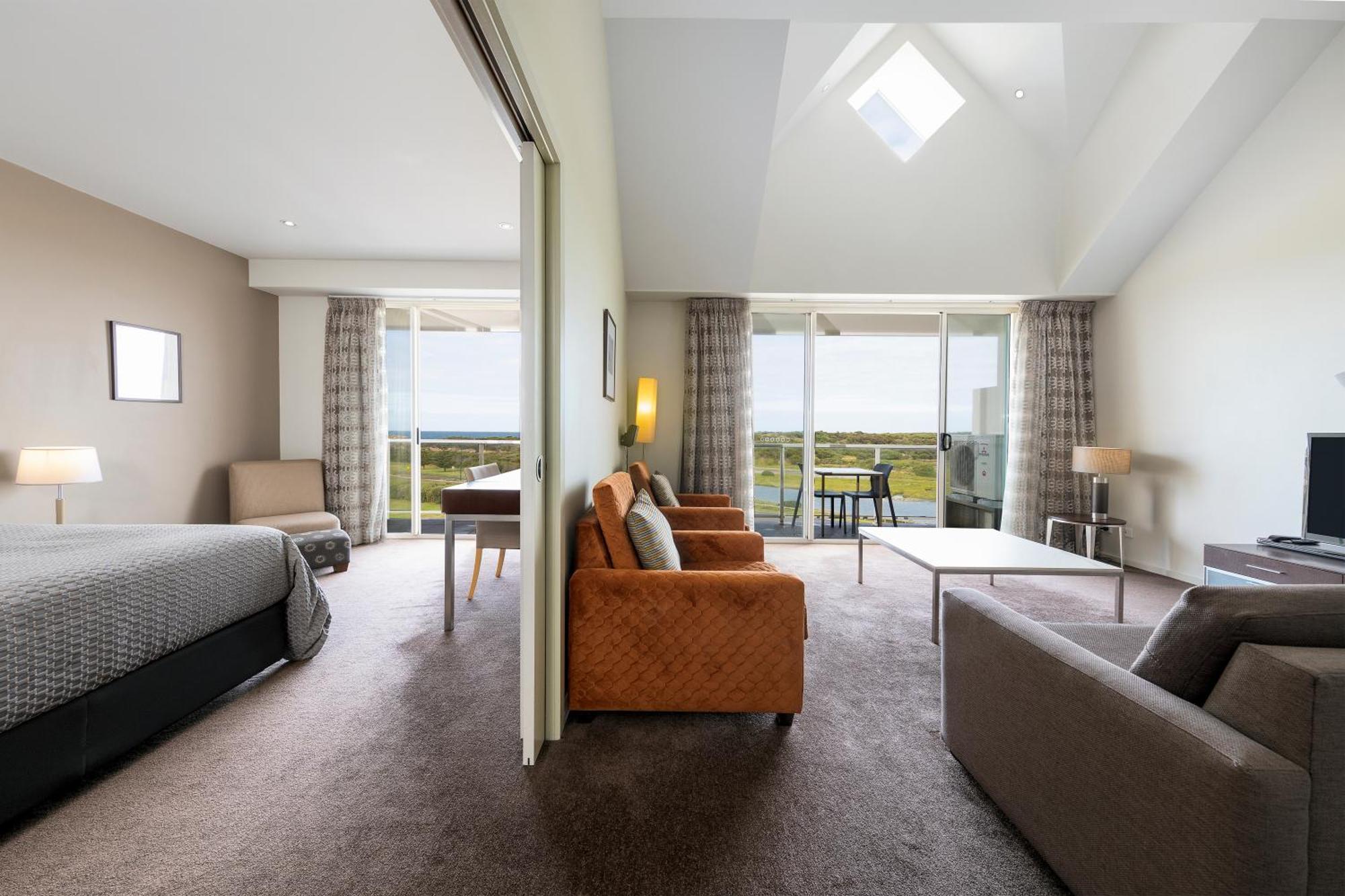 Lady Bay Resort Уорнъмбул Екстериор снимка