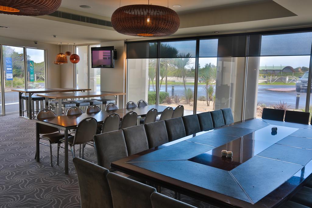 Lady Bay Resort Уорнъмбул Екстериор снимка
