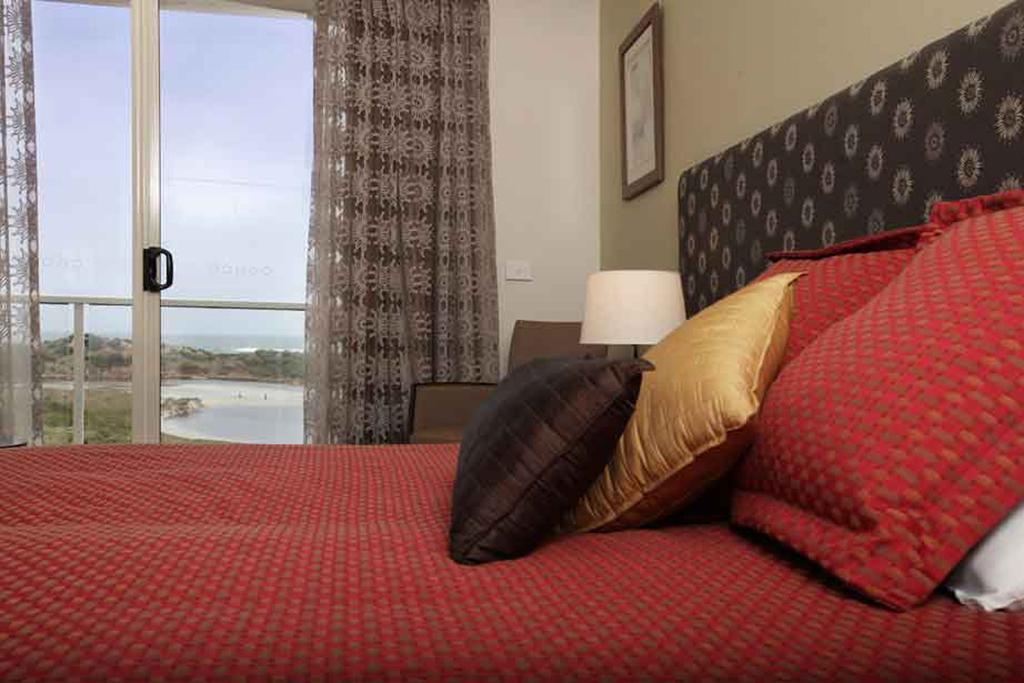 Lady Bay Resort Уорнъмбул Екстериор снимка